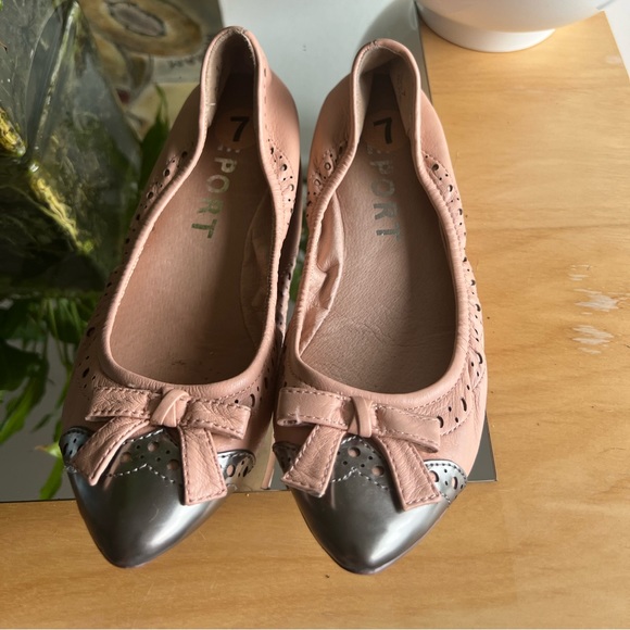 Leather pink flats - Picture 1 of 4